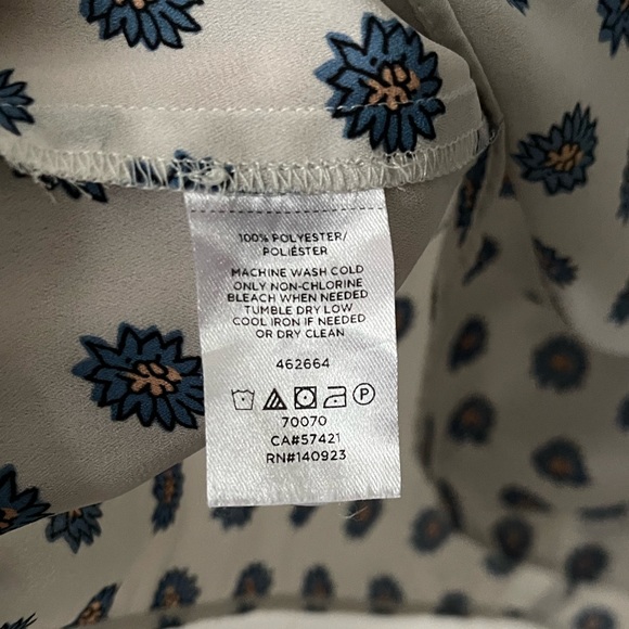 Loft Dainty Floral Blouse - size L (petite) - Picture 6 of 6